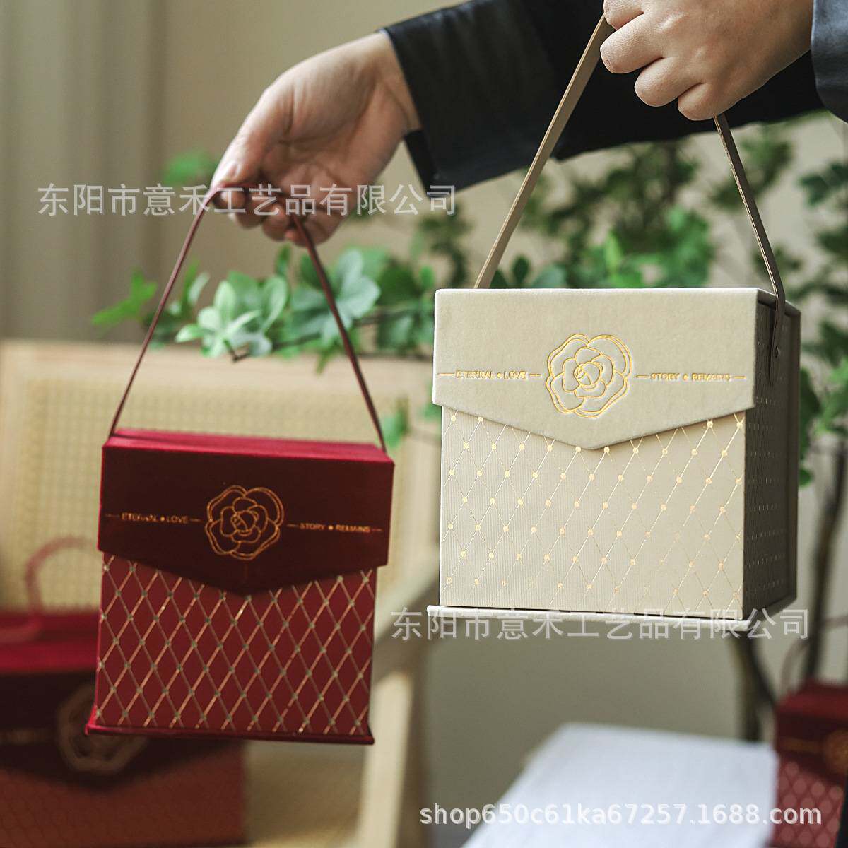 山手提正方形欧式喜糖盒子高档回礼创意结婚婚礼绒布伴手礼