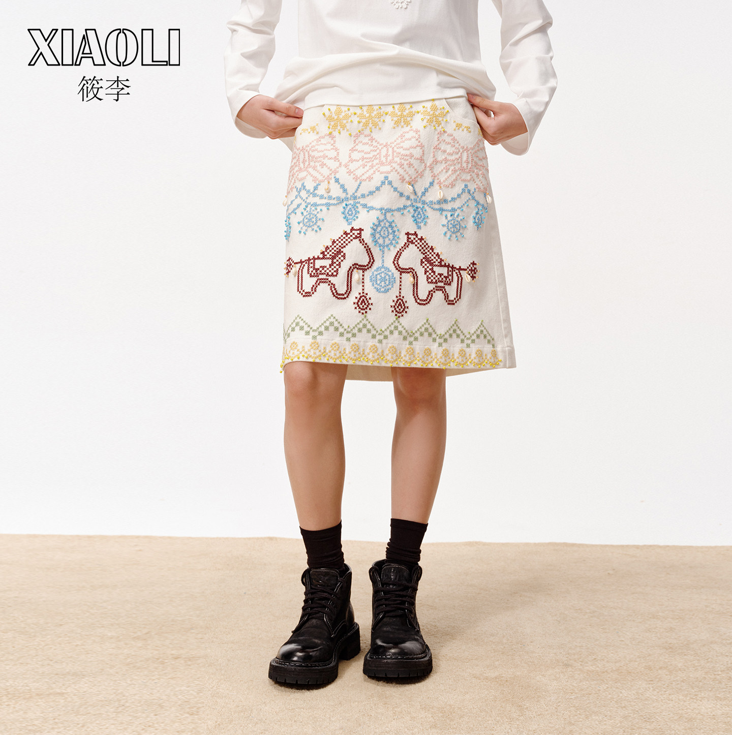 【XIAOLI筱李】休闲高腰轻盈奶白色十字绣直筒牛仔半身裙春新品