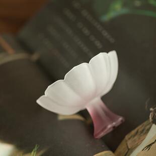 手工琉璃粉莲花品茗杯女士主人杯高足花瓣闻香杯烧酒杯轻奢茶杯..