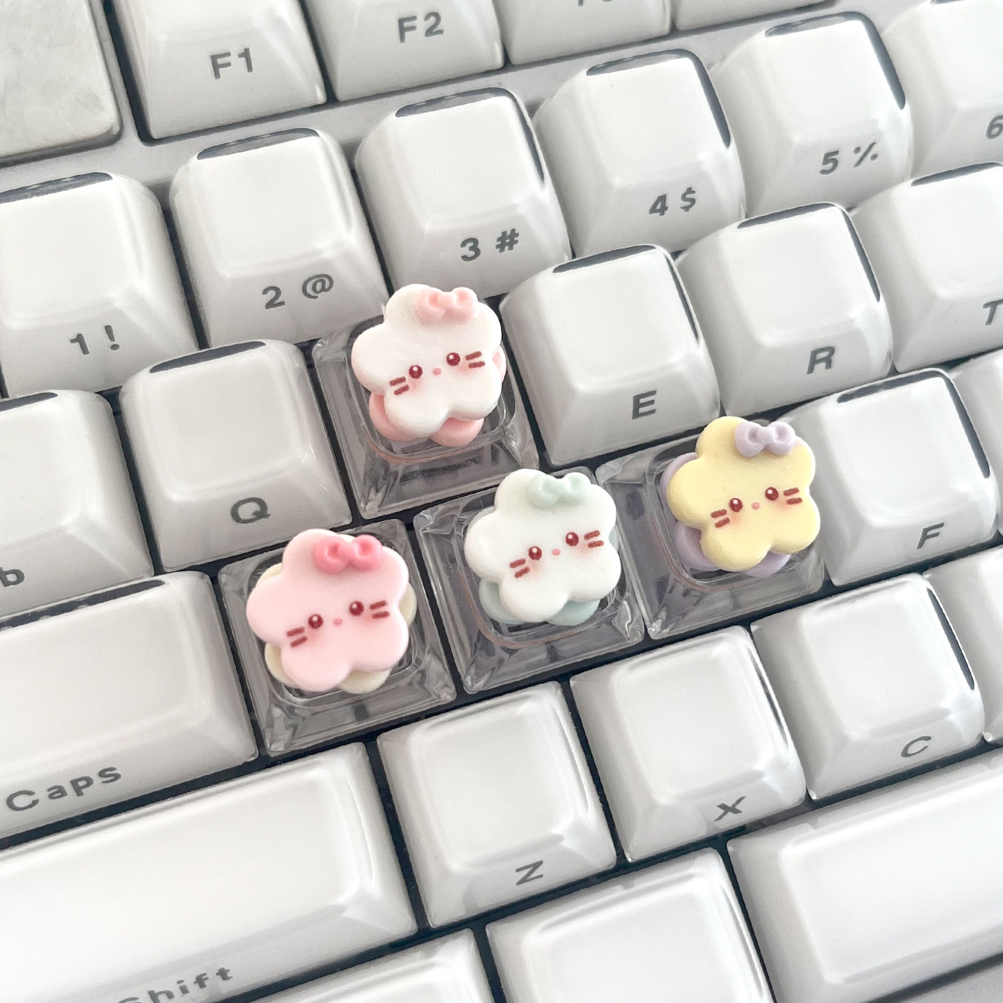 饼干KT猫键帽四个装定制透光粉色可爱精致HelloKitty系列diy键盘,电脑硬件/显示器/电脑周边,键帽,淘宝优惠券,粉丝福利购,淘宝优惠卷