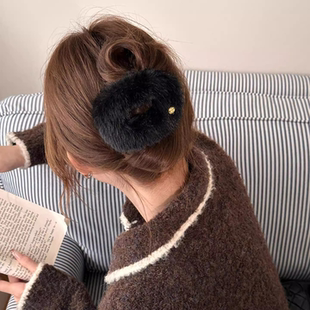 百搭盘发轻奢鸭嘴夹小众发饰头饰 毛绒发夹时尚 2025新款 秋冬韩版