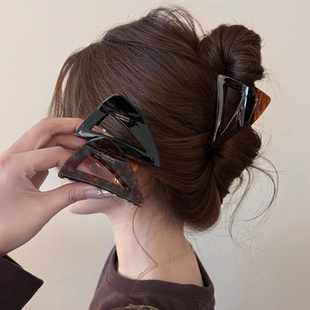韩系醋酸三角半扎发抓夹女2025新款 高马尾发夹后脑勺气质鲨鱼夹子