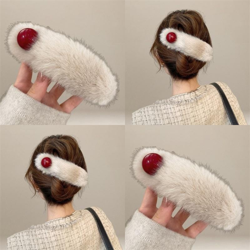 2024新款大号秋冬毛绒珍珠发夹女后脑勺鲨鱼夹气质高级感鸭嘴夹子