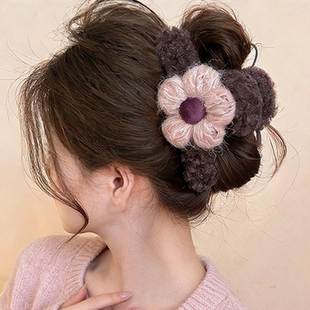 粉紫花朵毛绒抓夹女2025新款AB面鲨鱼夹高级感后脑勺大号发夹发饰