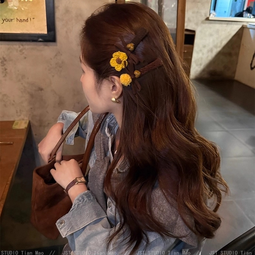 2个气质毛绒花朵毛球侧边夹子发夹女2025新款前额碎发刘海夹头饰