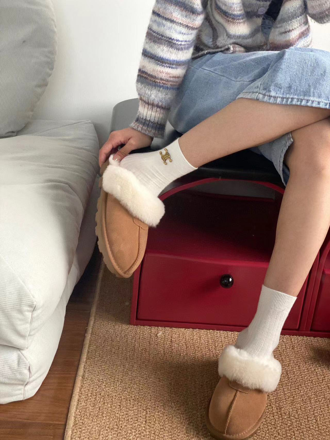 真皮全羊毛居家懒人一脚蹬拖鞋。
