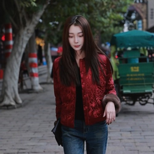 重工刺绣老钱风新中式短款羽绒服女2025冬貂毛红色国风盘扣外套