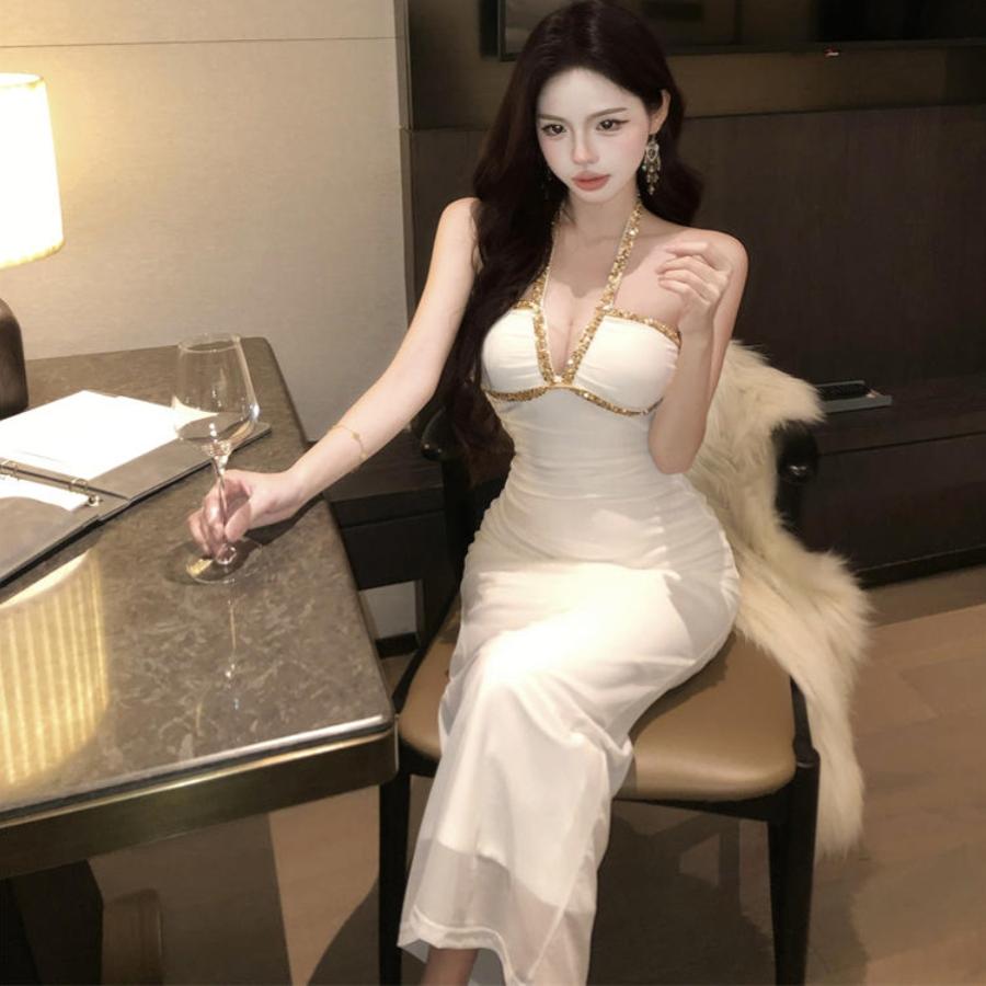 挂脖连衣裙女秋冬气质修身礼服裙