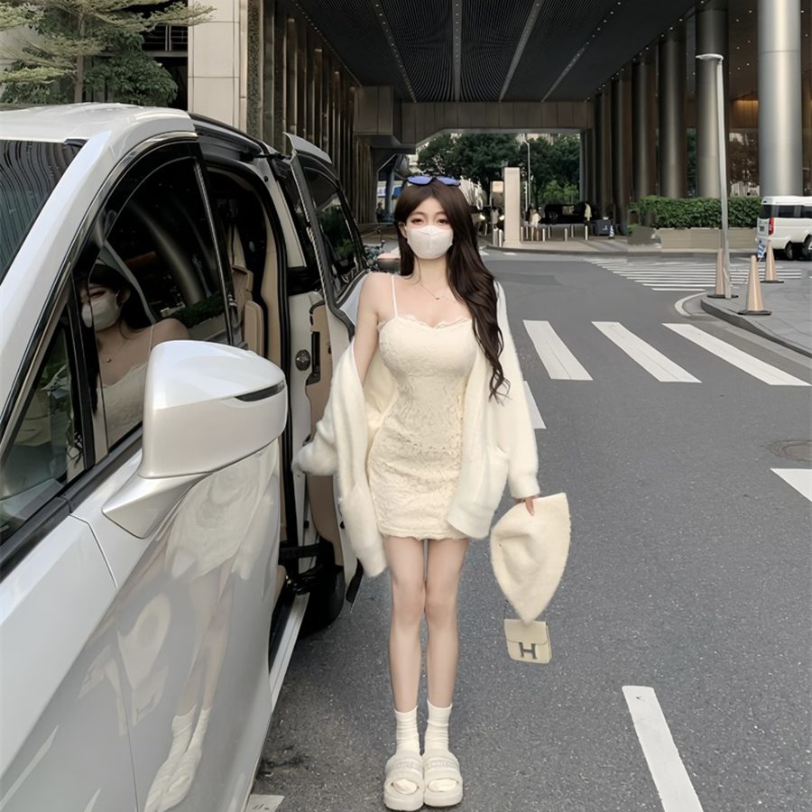 纯欲性感蕾丝吊带连衣裙女秋季2025新款内搭裙子修身收腰包臀短裙