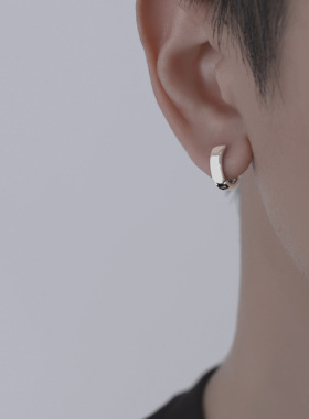 S925银针光面耳环养耳洞设计感简约2023年新款百搭男潮耳饰百搭