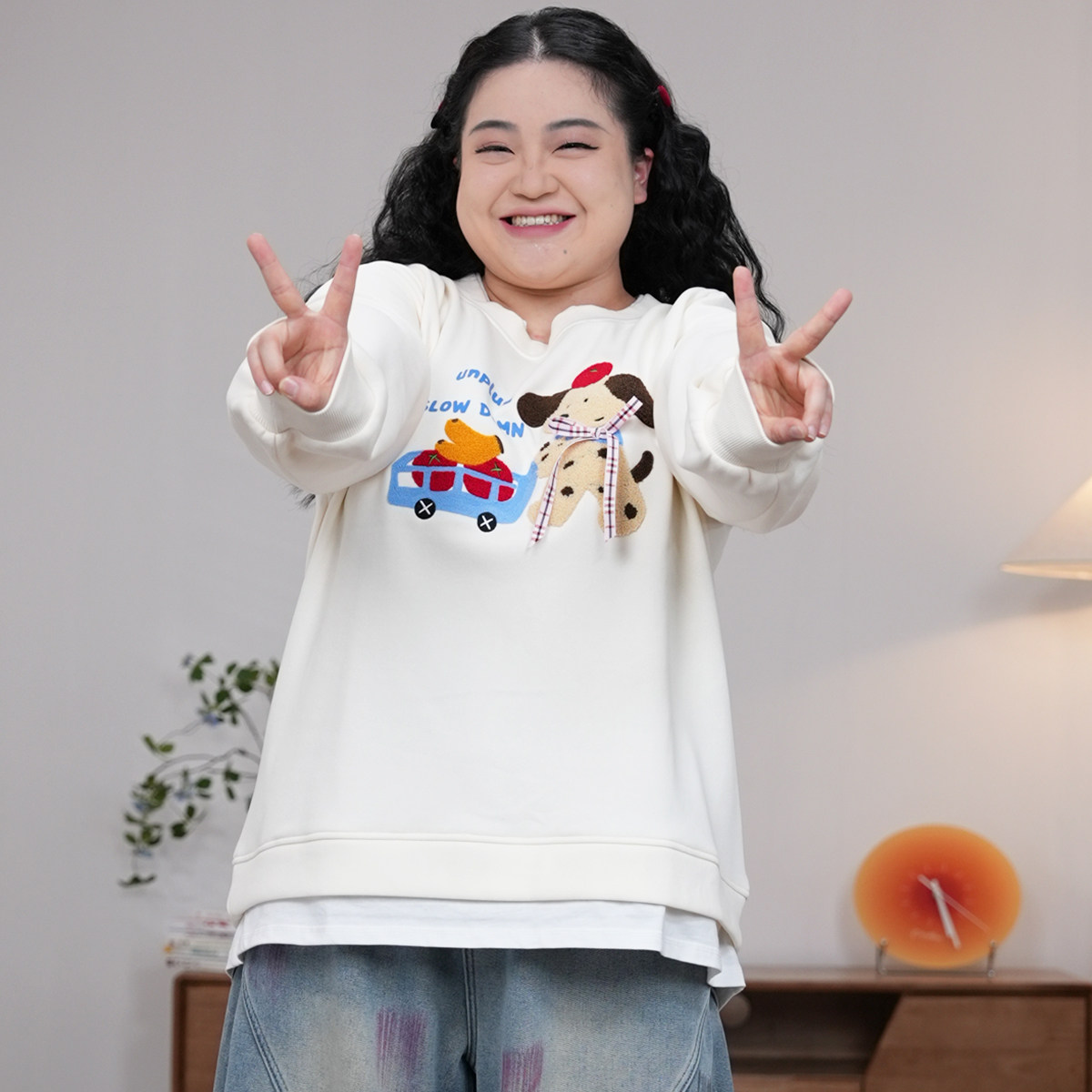 福饮沸别【杏运小狗】加绒大码胖mm秋冬款圆领套头加绒卫衣2599