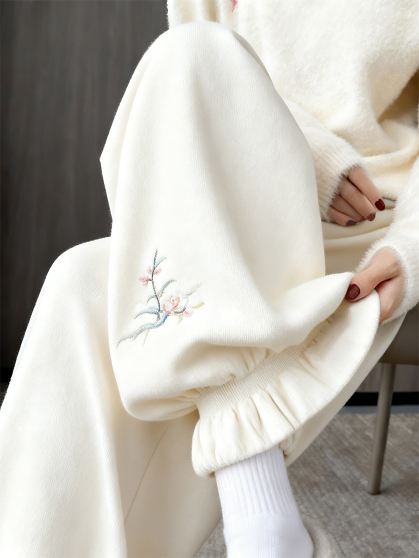 新中式国风白色刺绣木耳边束脚裤女2025新款加厚宽松bf慵懒风裤子,女装/女士精品,大码裤装,淘宝优惠券,粉丝福利购,淘宝优惠卷