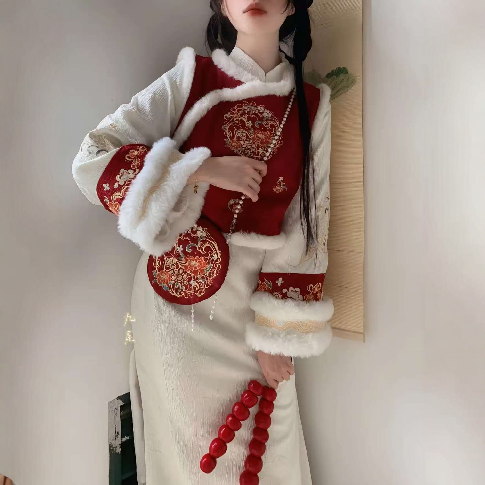 原创汉服女【年年】国风改良加绒马甲旗袍日常套装新年战袍冬季款