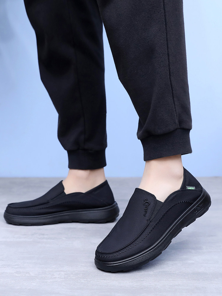 Frühlingsneuer Stil, altbewährter Stoff aus Peking, weiche Sohle, atmungsaktiv, rutschfest, Slip-On, lässiger Canvas-Schuh für Herren_voghion.com