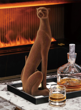 轻奢样板间客厅玻璃酒器大理石托盘豹子售楼部茶几软装组合摆件