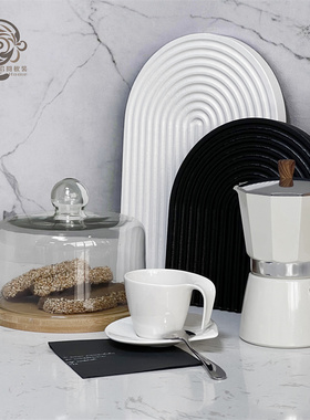 黑白系样板间厨房摆件饰品家居软装咖啡壶木砧板咖啡杯防尘蛋糕罩