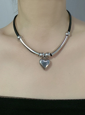 法国coopkoop黑色皮革钛钢金属爱心项链女ins高级感小众新款锁骨