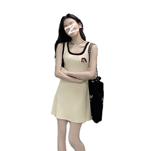 插色无袖背心连衣裙女夏季2025法式气质简约高级感显瘦短裙小个子