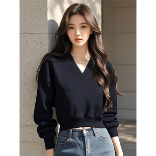 v领黑色短款卫衣女2025新款爆款春秋时尚洋气秋季薄款小个子上衣