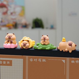 新品办公室电脑装饰品卡皮巴拉可爱小摆件汽车中控屏摆件挂件
