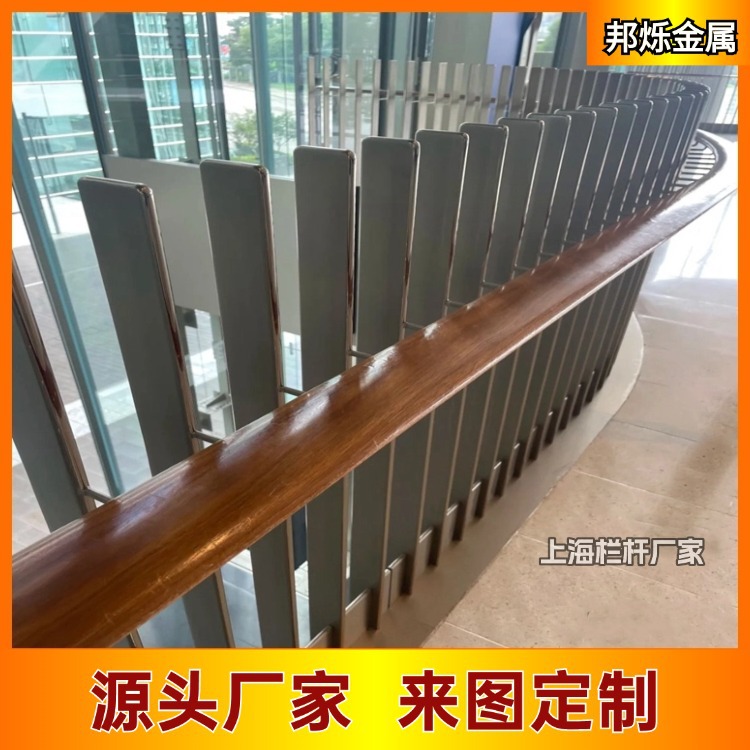 河道栏杆防护栏 304加厚金属扶手定制上海市不锈钢楼梯扶手栏杆