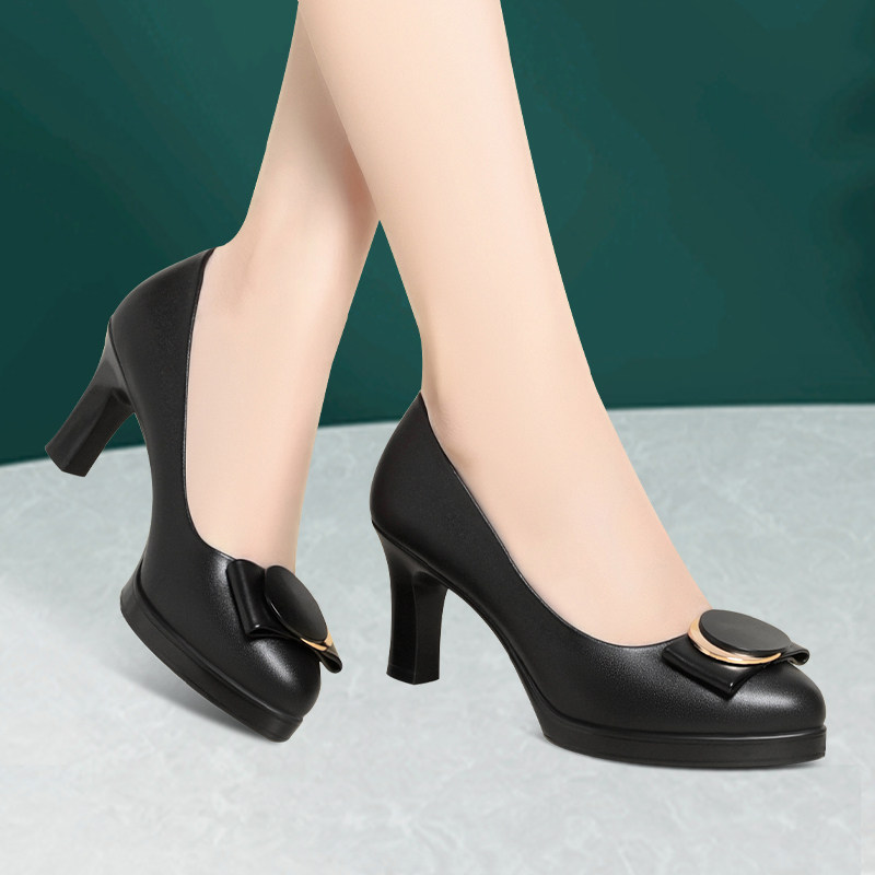 春秋款细跟软底耐磨皮鞋浅口低帮女士一脚蹬单鞋中老年模特走秀鞋