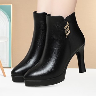 新款不累脚防滑短筒靴加绒旗袍模特专业走秀靴耐磨通勤工作小皮靴