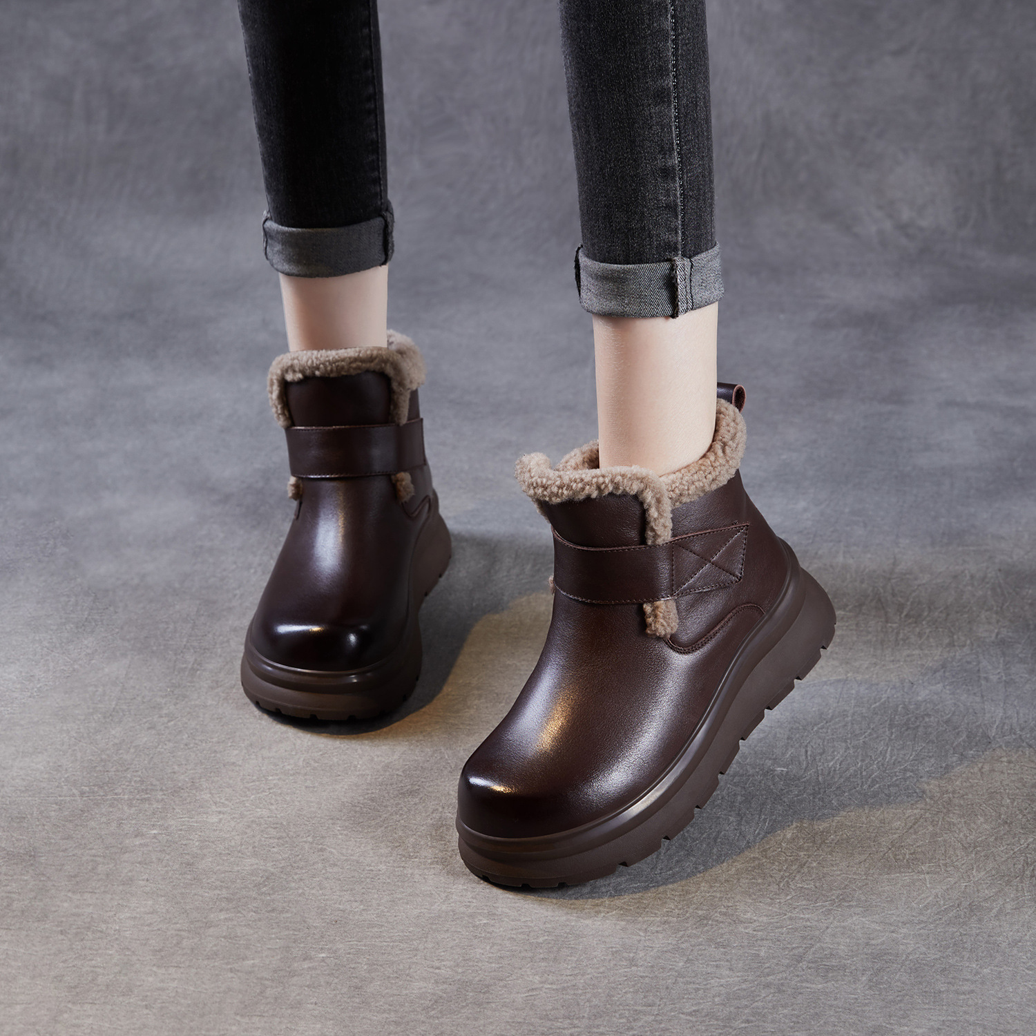 头层牛皮女鞋2025年冬季新款加绒保暖雪地靴防滑舒适真皮东北棉鞋