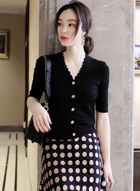 EGG SLY法式优雅 开衫外套女针织短款气质波浪边V领修身显瘦上衣