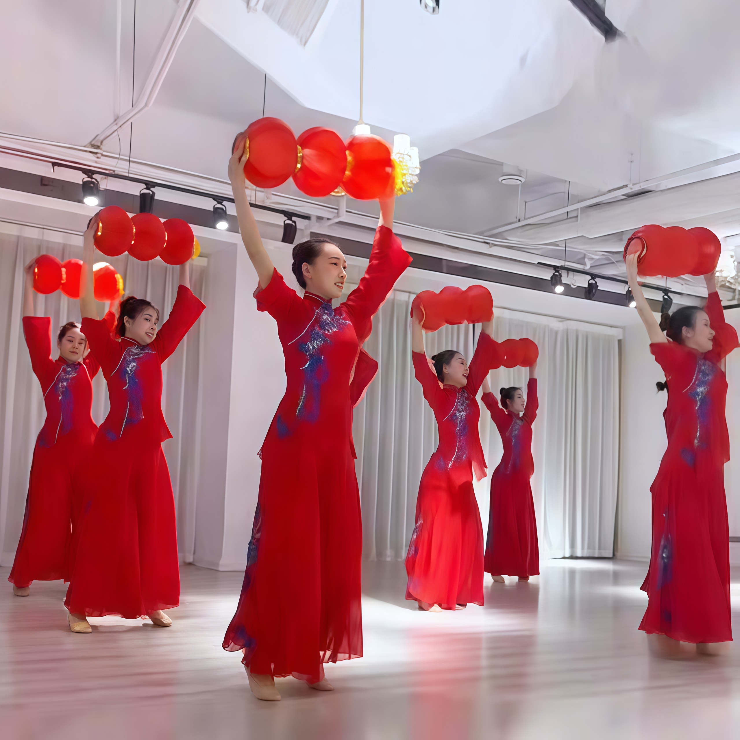 元旦新年成人儿童舞蹈折叠红灯笼