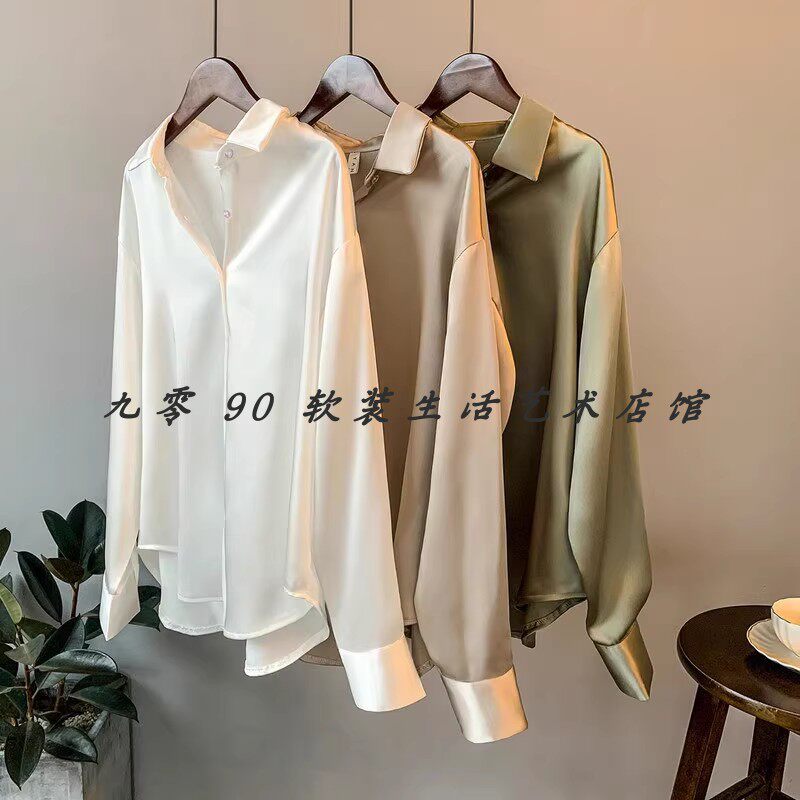 奢华样板房衣帽间衣服女士衬衫陈装饰摆件