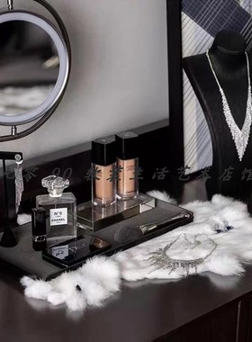 九零90时尚轻奢样板房梳妆台衣帽间项链耳环口红包组合装饰品搭配