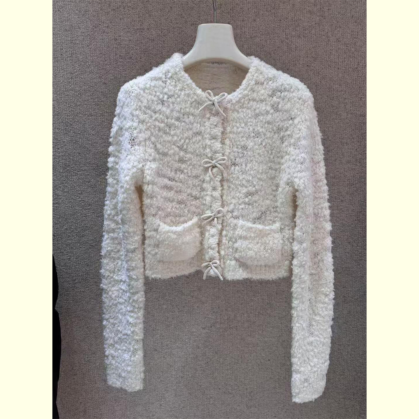 法式小香风白色毛衣外套女春季新款设计感蝴蝶结短款针织开衫上衣,女装/女士精品,毛衣,淘宝优惠券,粉丝福利购,淘宝优惠卷