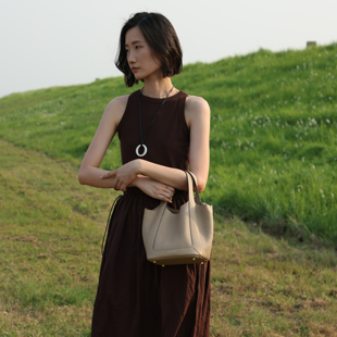 安菲希特 原创设计  可斜挎菜篮子包  手提水桶包  法国TC牛皮