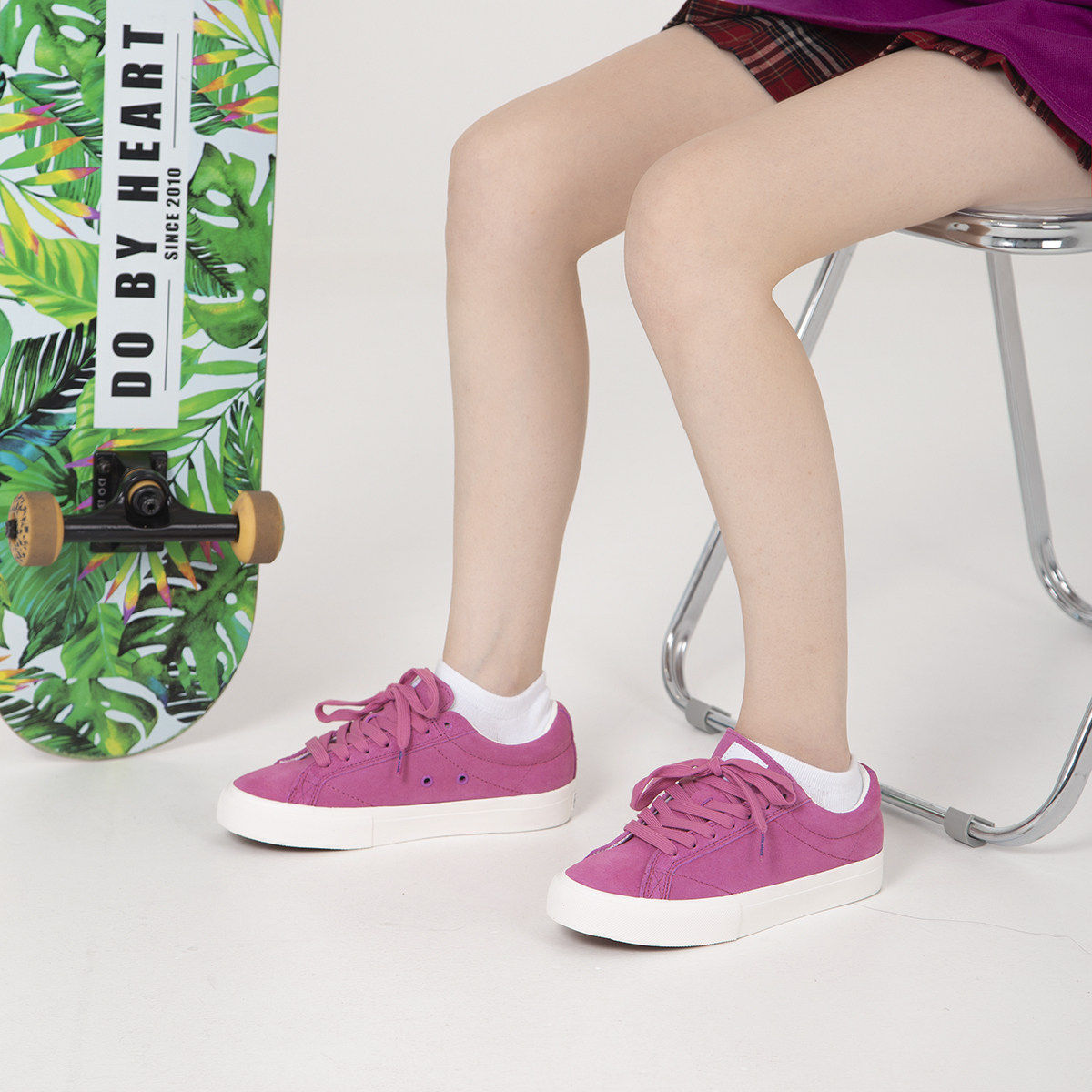 顽刻官方玫红色纯色潮流翻毛皮低帮透气休闲耐磨男女运动05滑板鞋