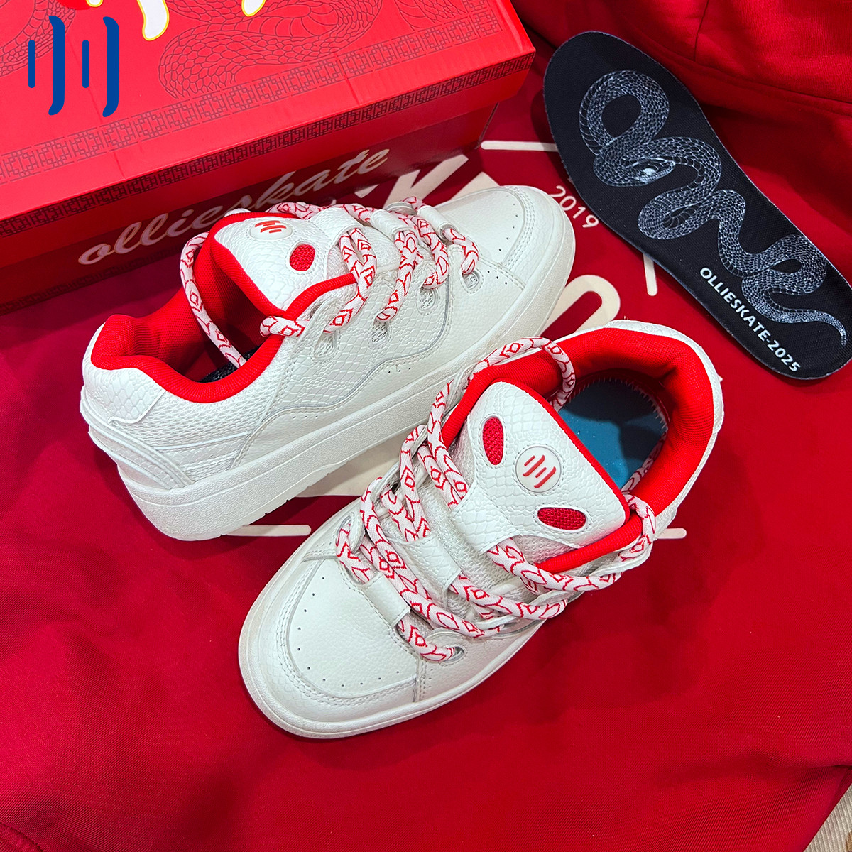 顽刻官方面包鞋蛇年生肖款白红皮质拼接BAKE男女国潮滑板鞋