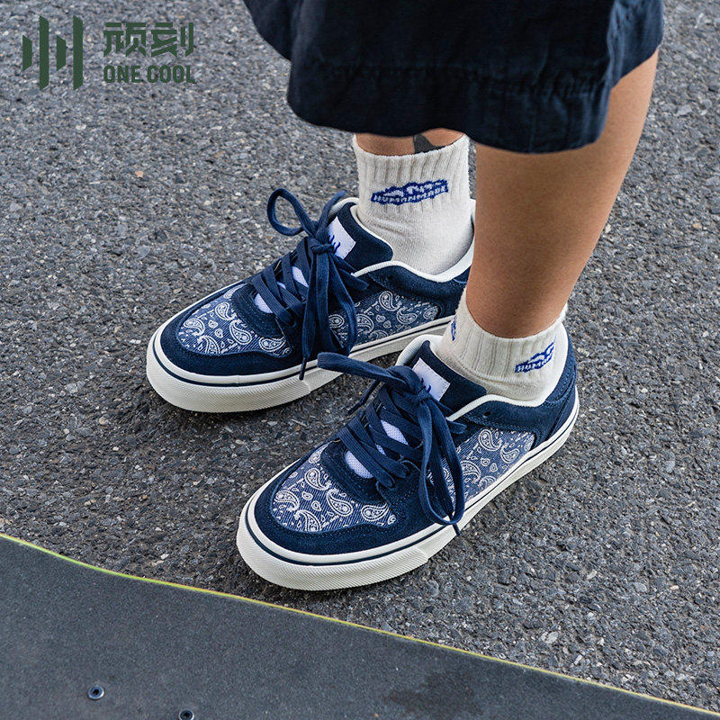 ollieskate顽刻官方蓝白拼色腰果花透气耐磨低帮专业赛事级