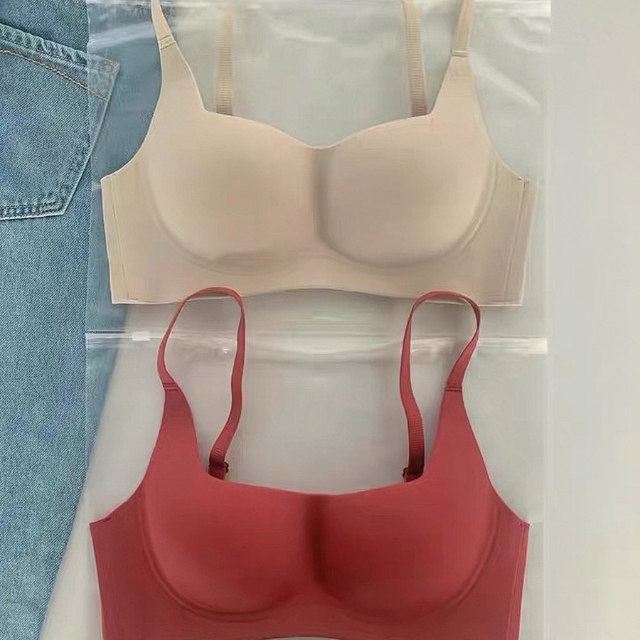 无痕方领小胸聚拢内衣女上托防下垂软支撑无钢圈收副乳文胸罩袜子