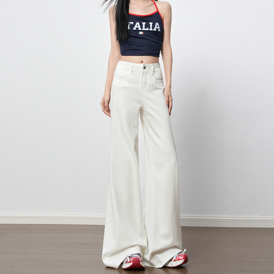 白色高腰微喇显瘦垂感牛仔裤女