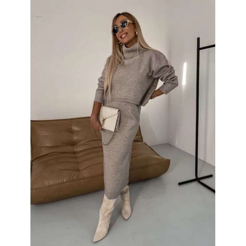 高领针织衫半身裙两件套