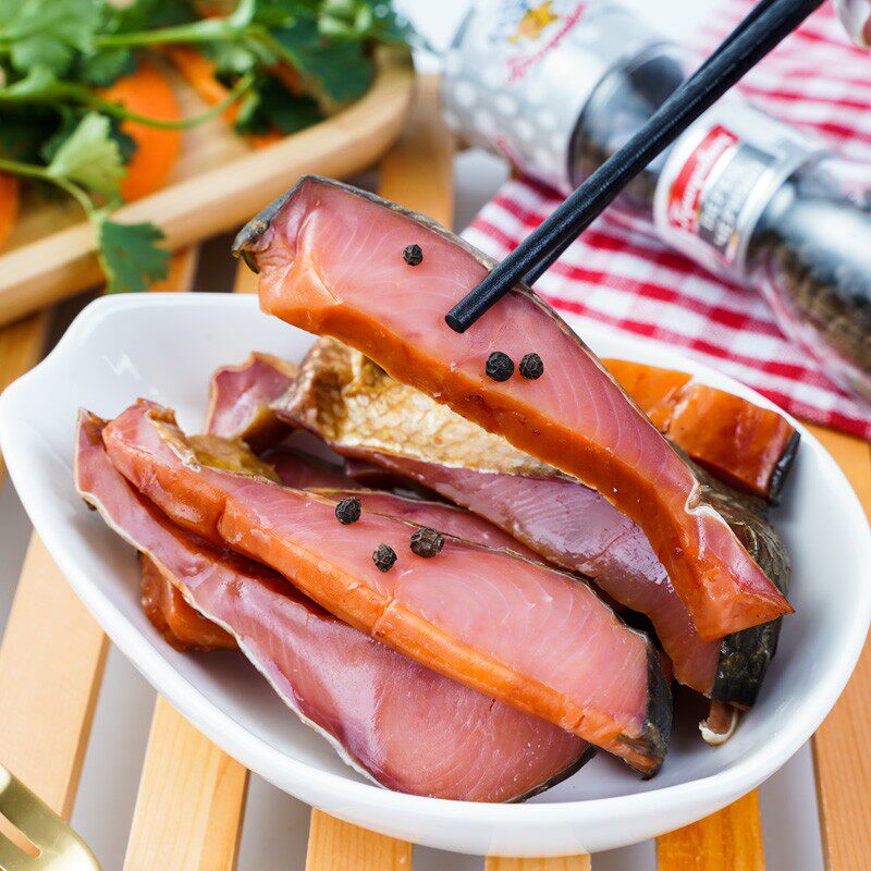 俄罗斯风味大马哈烟熏鱼肉即食下酒菜俄式网红特色美食鱼干200g