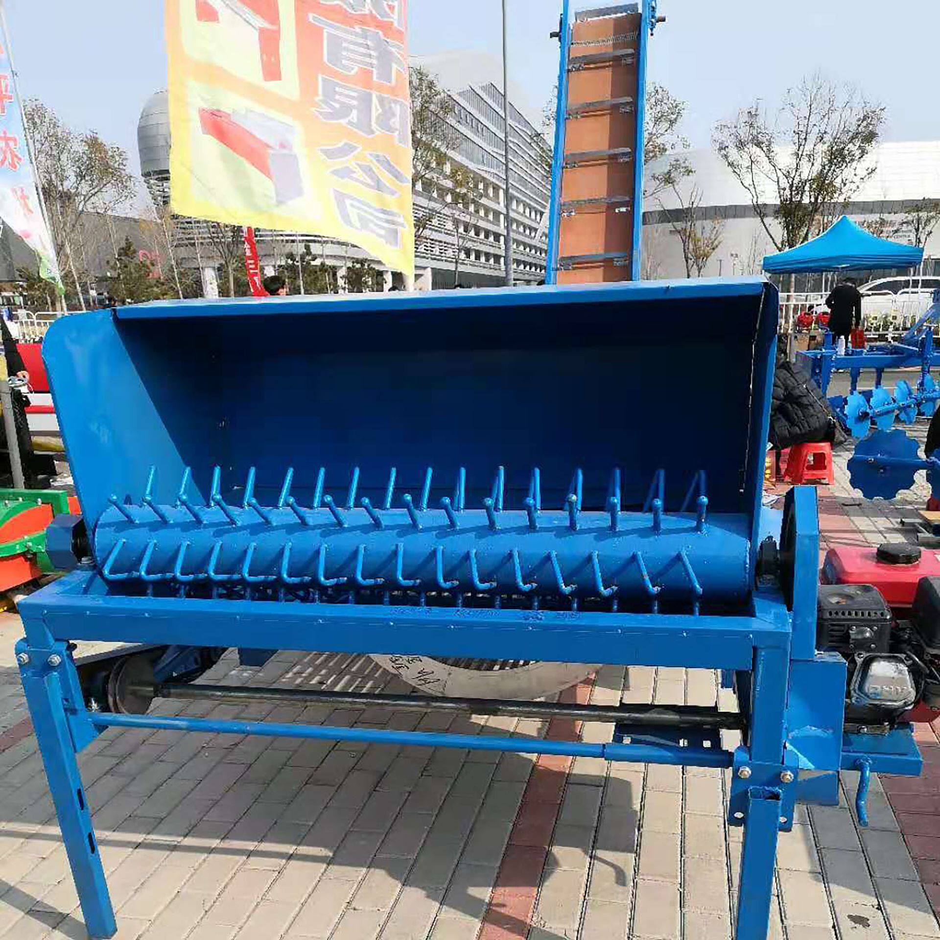 四川辣椒采摘机汽油机带朝天椒去把采摘一体机全自动辣椒摘果机器