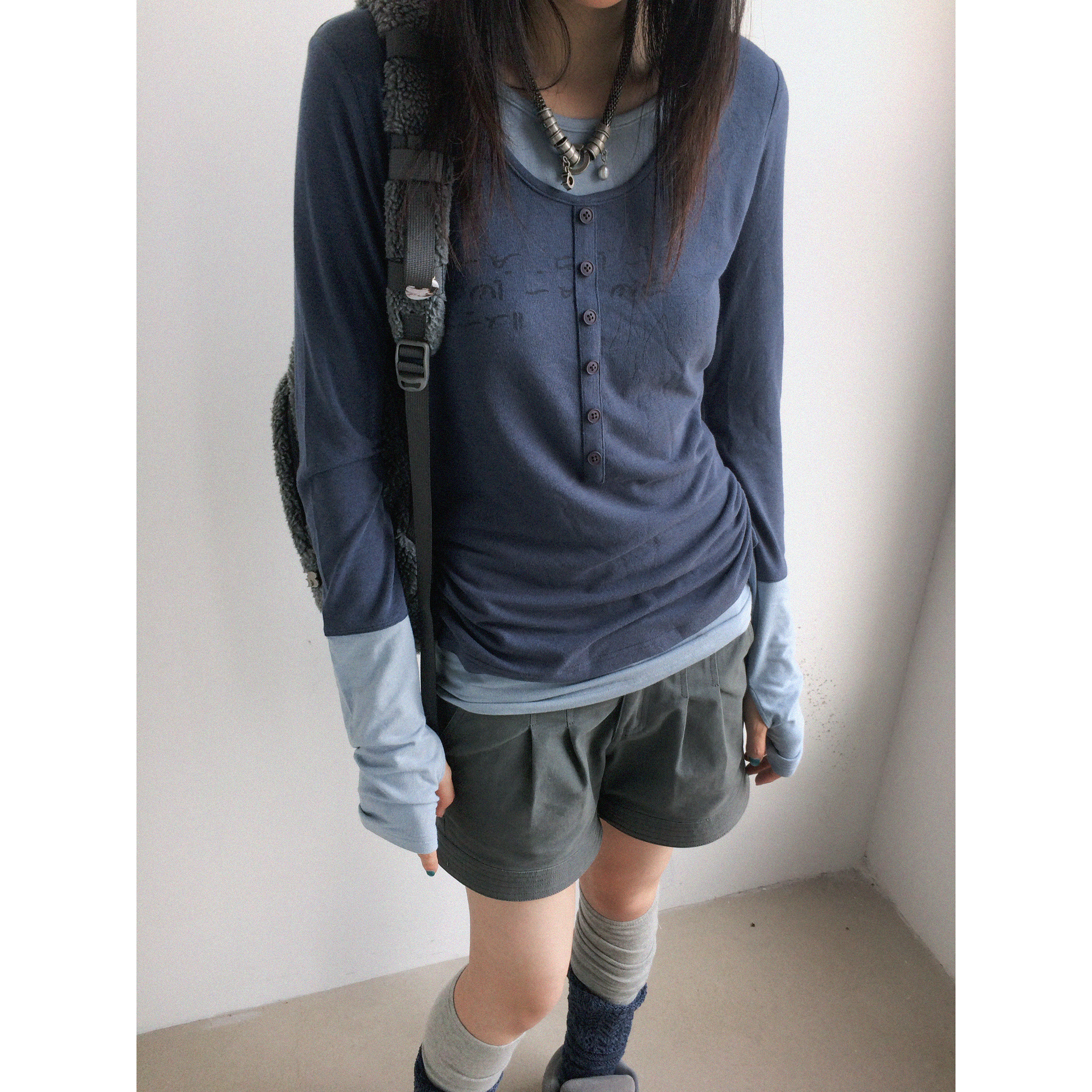 innomoood"三色堇"假两件纸片人打底T恤长袖大圆领堆堆显瘦内搭女