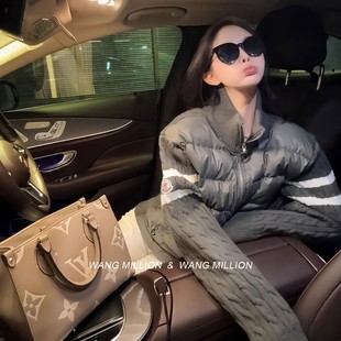 短款羽绒服冬季女2026保暖版型好看2025今年流行爆款针织拼接外套