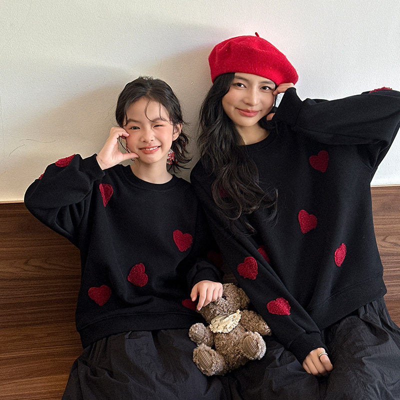 炸街亲子装一家三口2026春节过年爱心加绒卫衣母女装新年家庭装