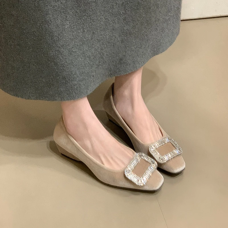 法式配裙子丝绒水钻方扣坡跟单鞋女2026春秋新款通勤浅口晚晚鞋,女鞋,浅口单鞋,淘宝优惠券,粉丝福利购,淘宝优惠卷