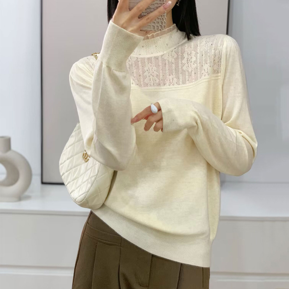 时尚蕾丝打底衫女士秋冬装2024年新款洋气半高领镶钻宽松内搭毛衣