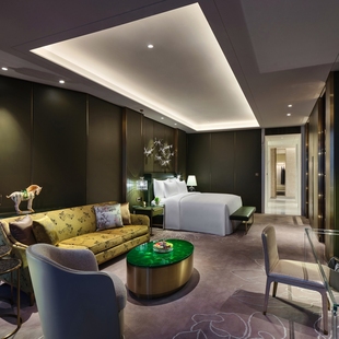 上海中心J酒店天际大床房连住三晚天际逸游套餐