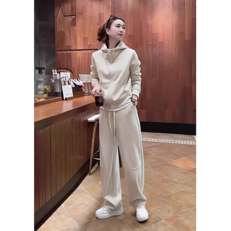 2025秋冬季新款两件套气质减龄奶杏色卫衣阔腿裤休闲运动套装女装