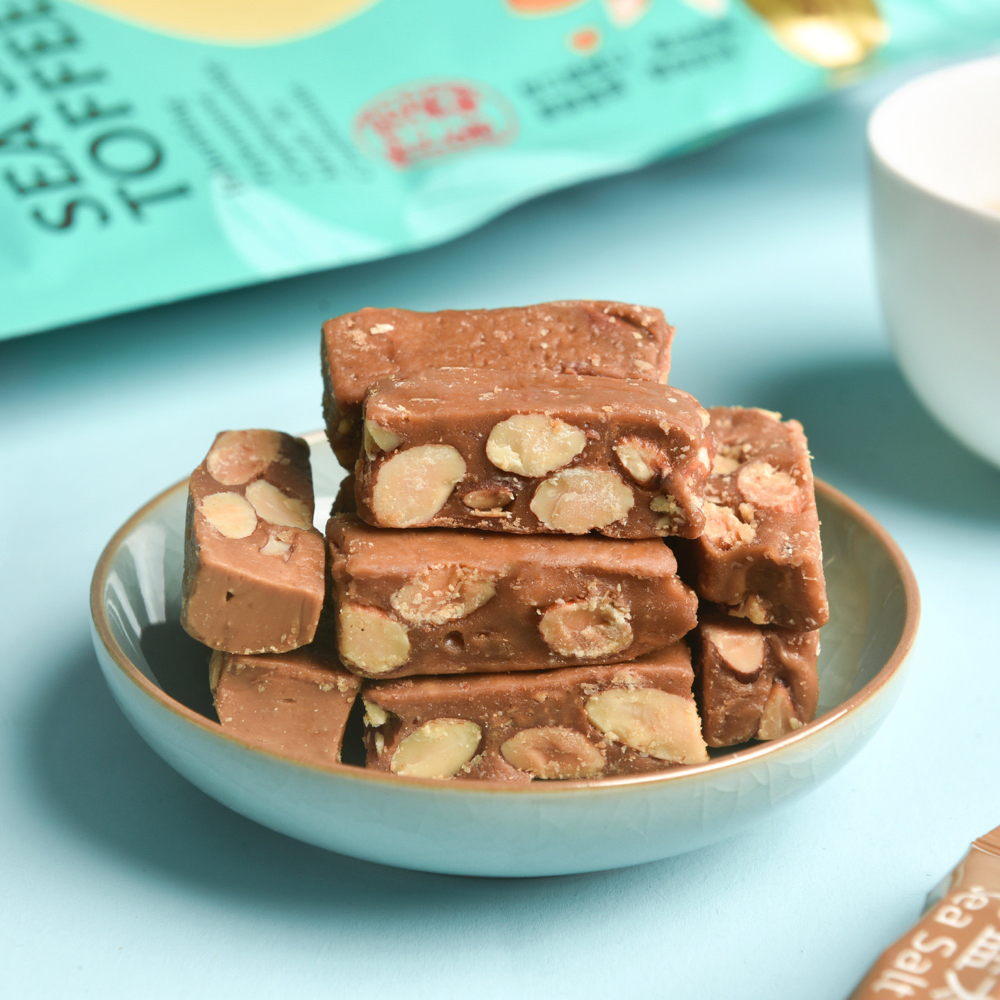 上海彩阳食品海盐太妃糖450g袋装扁桃仁黄油酥糖台湾风味零食年货